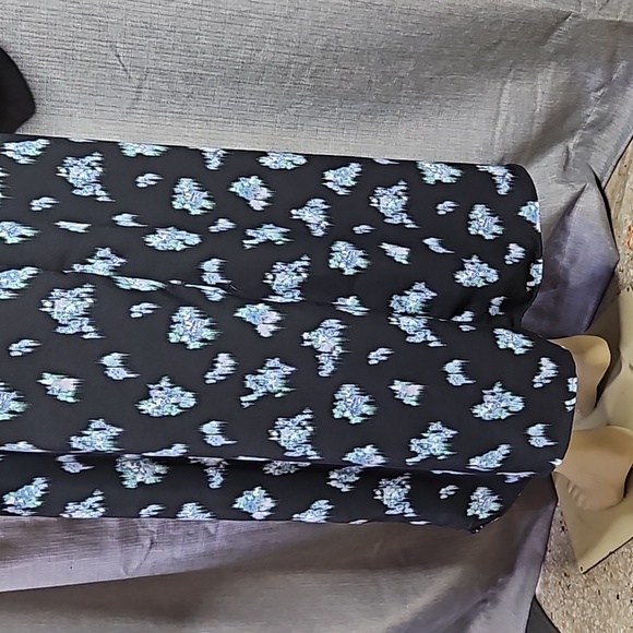 H& M MAXI WRAP DRESS IN BLACK WITH BLUE DESIGN SIZE MEDIUM - Picture 7 of 8